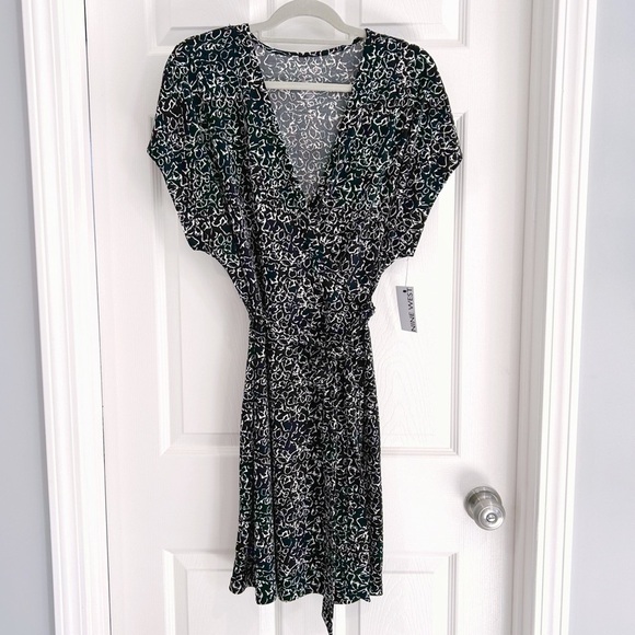 Nine West Wrap Dress Size XXL Black White Short Sleeve Tie V Neck NWT Classic - Picture 1 of 11